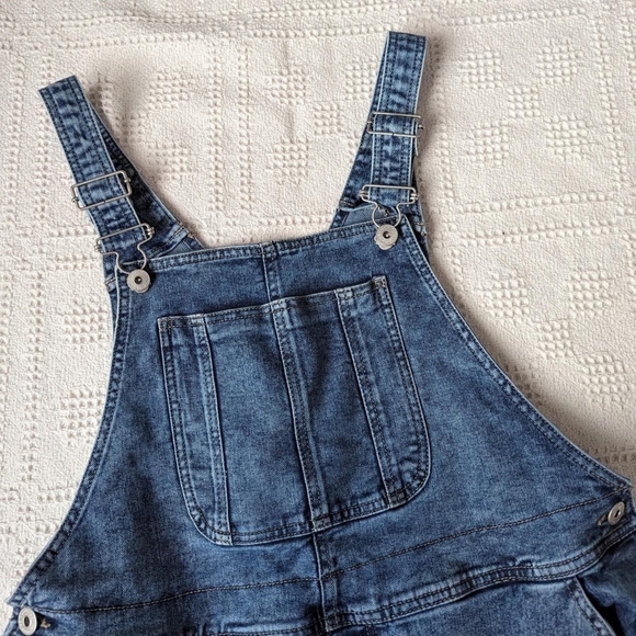 oversized blue overalls - Picture 3 of 4